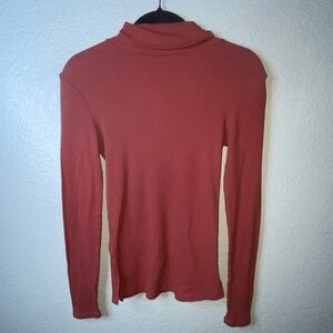Ambiance Mock Neck Ribbed Top | Rust | Size M 🍂